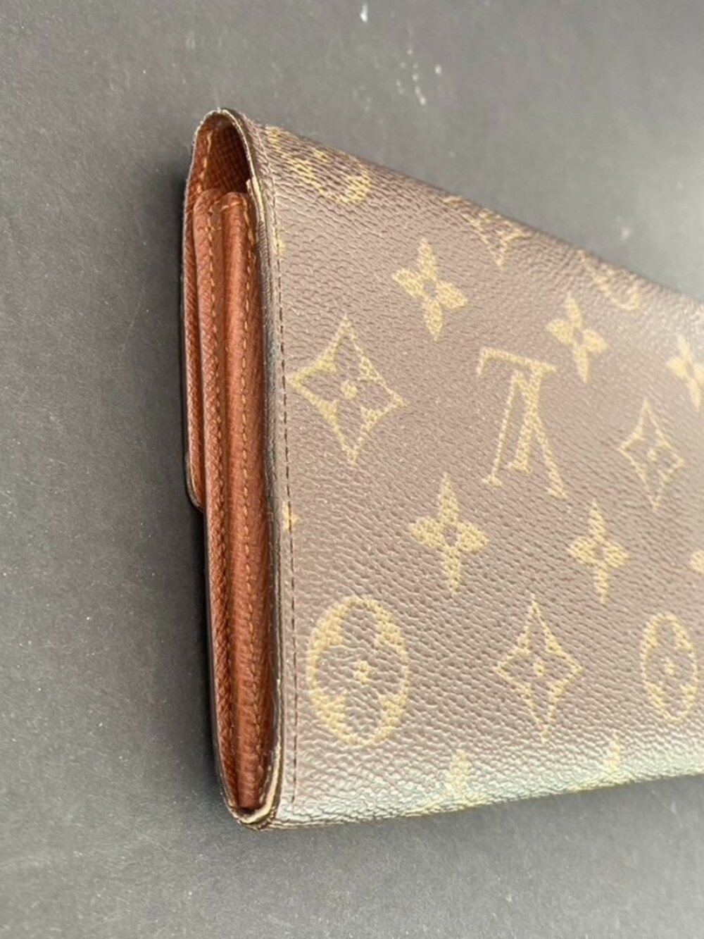 Louis Vuitton Monogram Sarah Wallet - Picture 7 of 16